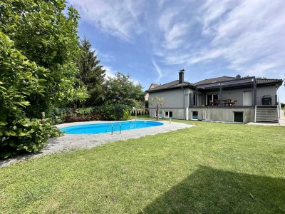 SPRUNG INS GLÜCK | Ihr familienfreundlicher Bungalow mit eigenem Pool und weitläufigem Grundstück