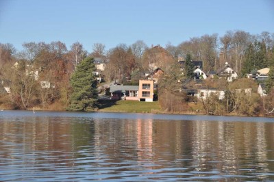 Haus am See mit direktem Wasserzugang und 25 Meter privatem Südstrand