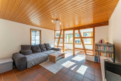 Mehrfamilienhaus mit Nebengebäude - Solide Kapitalanlage mit Entwicklungsperspektive