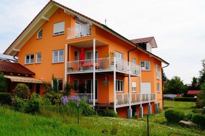 Gepflegte 4-Zi-Wohnung mit Balkon und Einbauküche in Allensbach am Bodensee