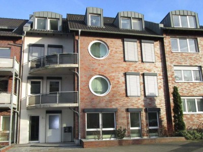 2-Zimmer-Wohnung in zentraler Lage zu vermieten. DG hinten (Whg. 8)