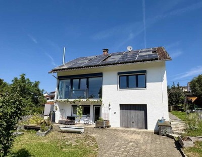 Modernes, freistehendes Einfamilienhaus mit Einliegerwohnung, großem Garten in Bestlage von Salem