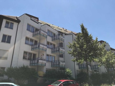 Erste eigene Wohnung? Perfekt mit EBK, Balkon & Stellplatz!!!