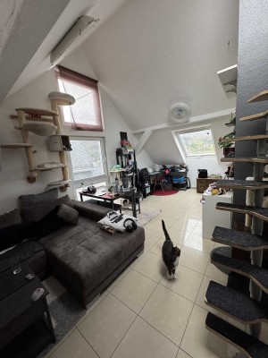 2-Zimmer-Dachgeschosswohnung mit Galerie und eigenem Garten