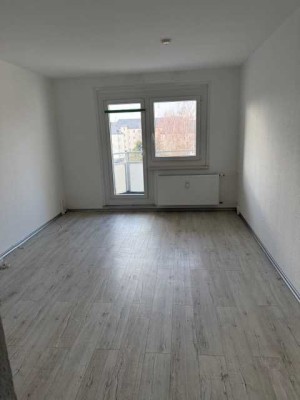 4-Raum Wohnung mit Balkon & Dusche, EBK möglich