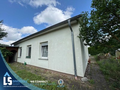 Bungalow mit Wintergarten und Gartenparadies in Borstel