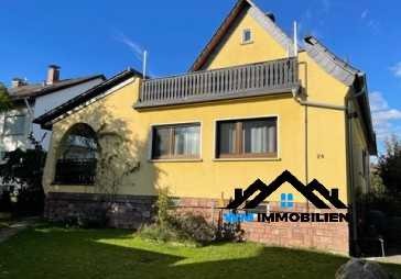 Großzügiges Mehrfamilienhaus mit  zwei Gebäuden in Bergen-Enkheim