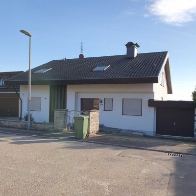 Kieselbronn -Freistehendes Einfamilienhaus mit Einliegerwohnung