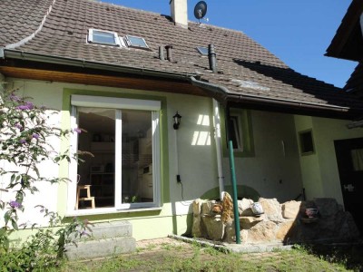 Sofortbezug - Einfamilienhaus modernisiert mit Gewölbekeller - Bad Krozingen Biengen