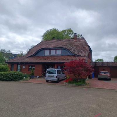 Geräumiges, günstiges 9-Raum-Einfamilienhaus in Nordenham

Provisitionsfrei