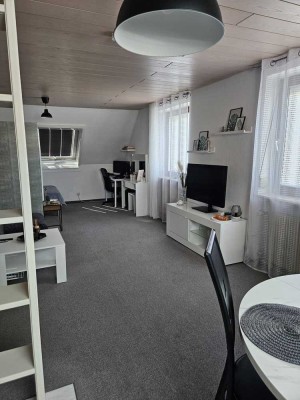 Attraktive und gepflegte 1-Raum-DG-Wohnung in Hildrizhausen