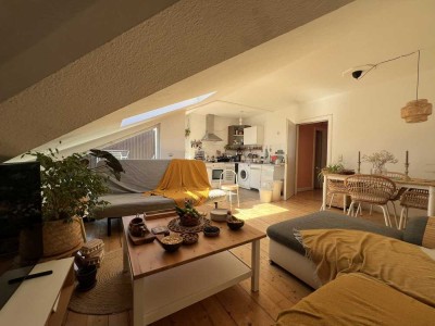 2-Zimmer-DG-Wohnung mit EBK in Hannover– ab 15.06.2025