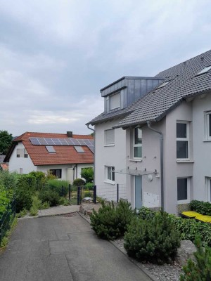 Schönes helles, geräumiges Haus im Haus mit 5,5 Zimmern in Oberstenfeld (KreisLB),  mit Garten