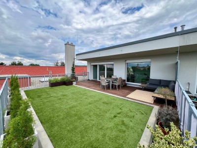 Exklusive, lichtdurchflutete Penthouse-Maisonette mit großzügigem Dachgarten - Single- und Pärchentraum mit Ausblick ins Grüne