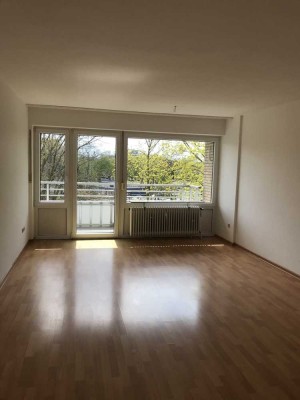 Helle 3-Zimmer Wohnung mit Sonnen-Balkon im 3. OG in Neuss