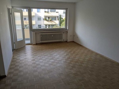 Helle, ruhige 1-Zimmer-Wohnung mit Balkon und Einbauküche in München-Pasing
