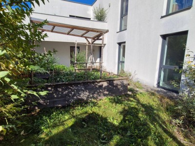 HAUSETAGE MIT GARTEN IN ZENTRALER UND SEHR RUHIGER LAGE