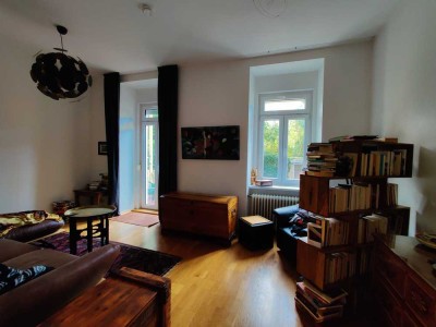 Exklusive, geräumige und modernisierte 2-Zimmer-Wohnung mit Balkon und EBK in Karlsruhe