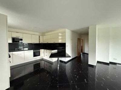 3-Zimmer-Wohnung mit Weitblick ins Grüne und luxuriöser Innenausstattung mit Balkon und EBK in Gera