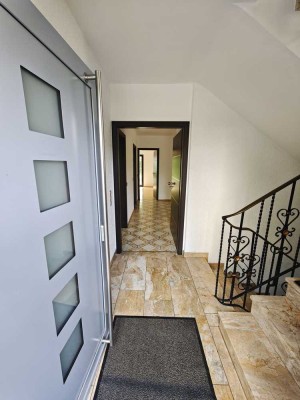 Stilvolle Villa in Bensheim – Ruhige Lage, mit drei Wohneinheiten und Garten