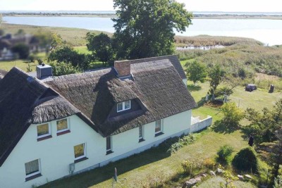 Seltene Gelegenheit: Exklusives Wasseranwesen auf Insel Hiddensee mit Blick auf den Dornbusch