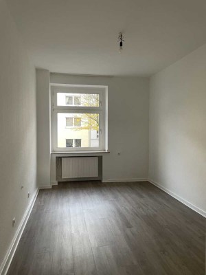 ** Top sanierte 39 m² 1,5 Zimmer Wohnung mit Balkon-Anbau**
