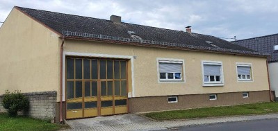 Haus zum Verkaufen! Auch für Tierhaltung geeignet!