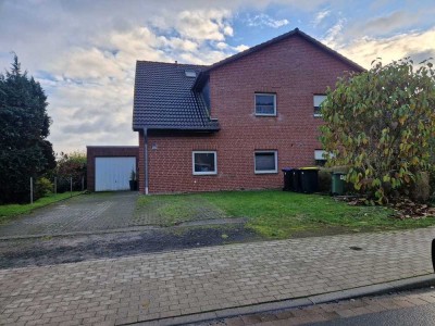 Großzügige DHH in Wölpinghausen mit Garage, Terrasse und schönem Garten