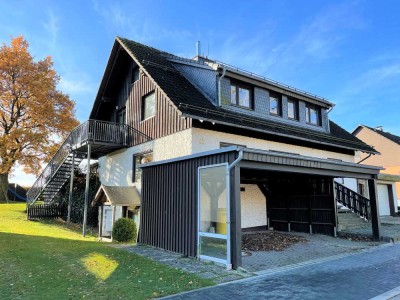 Geräumige 3,5-Zimmer-Wohnung mit Einbauküche, Balkon und Carport in Buntenbock