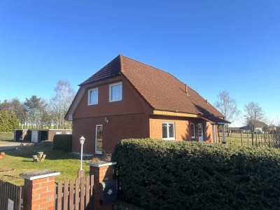 Idyllisches Einfamilienhaus mit großem sonnigen Grundstück und Weitblick