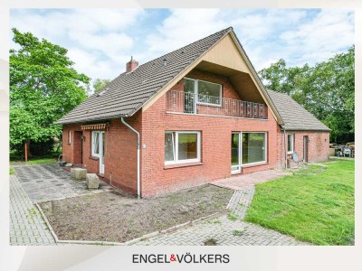 Zweifamilienhaus mit Weideland