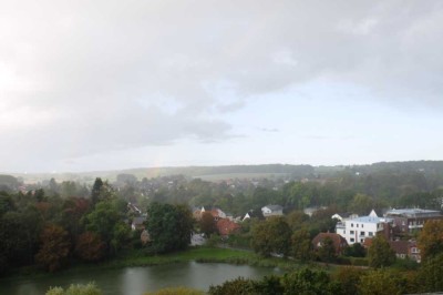 Helle 3-Zimmer-Wohnung mit Balkon und EBK (Endetage)