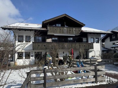 sonnige DG-Wohnung in sonniger, ruhiger und zentralen Lage