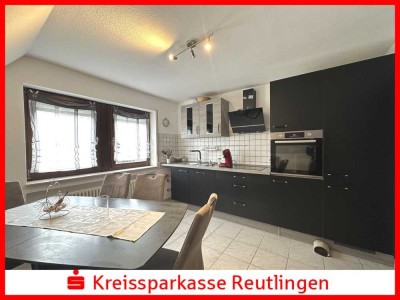 Charmante Dachgeschosswohnung auf zwei Ebenen mit Stellplatz