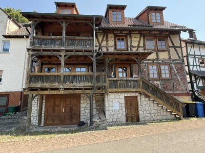 Einfamilienhaus mit Freisitz und Balkon in Ortsrandlage
