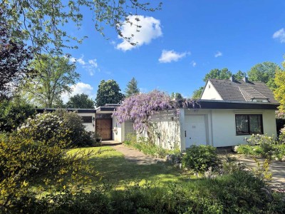 4 Zimmer Bungalow  in Villenlage
auf 1.625 m² Traumgrundstück