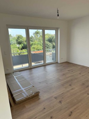 Erstbezug: Attraktive 3-Zimmer-Wohnung mit Balkon in Essingen/Dreihof