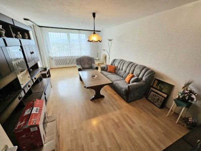 Sonnige 3,5  Zimmerwohnung mit Aufzug und Balkon!