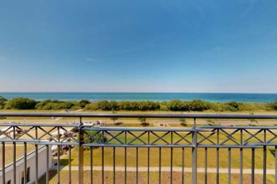 Phantastisches Penthouse mit Panorama-Meerblick direkt am Strand!