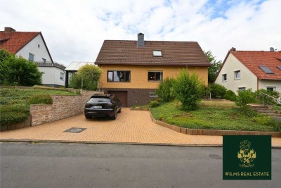 Freistehendes Zweifamilienhaus ideal für große Familien und Mehrgenerationen-Wohnen