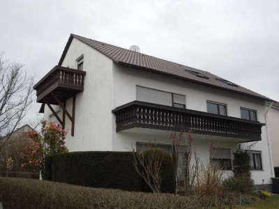 Stilvolle, 3-Raum-Dachgeschosswohnung mit geh. Innenausstattung mit Balkon