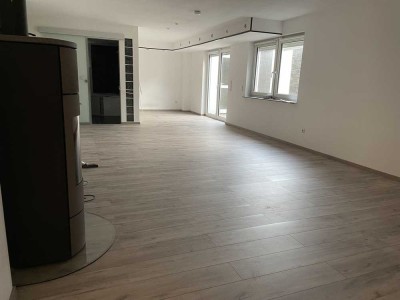 Schöne helle 2-Zimmer-Wohnung mit Kamin in Pforzheim
