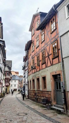 + Denkmalgeschütztes Mehrfamilienhaus in Marburg +