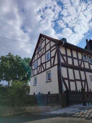 Preiswertes 5-Raum-Einfamilienhaus in Baunatal