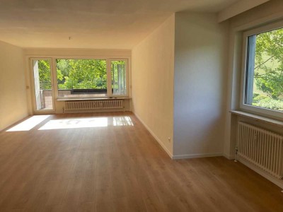 Komplett renovierte 2-Zimmer Wohnung mit Balkon in Saarbrücken