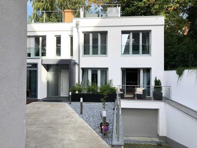 Neuwertiges Townhouse mit Tiefgarage, Dachterrasse & Luxusausstattung in der Oststadt – ab 15.09.25