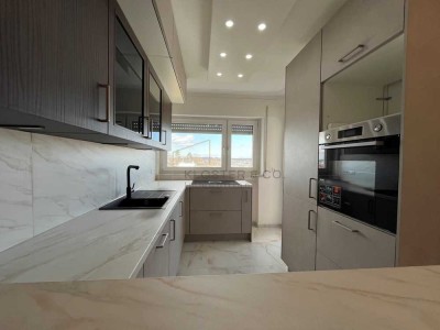 Komplett sanierte 5-Zimmer-Wohnung mit neuer Einbauküche & zwei Balkonen