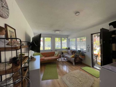 Kernsaniertes 3 Familienhaus mit 3 Stellplätzen und Terrasse