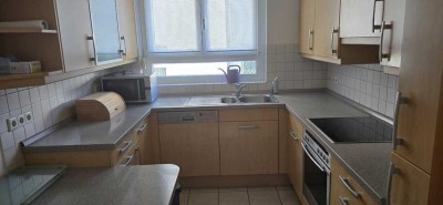 Familienfreundliche 4-Zimmer-Wohnung mit Terrasse, TG-Stellplatz & Einbauküche in Eggenstein