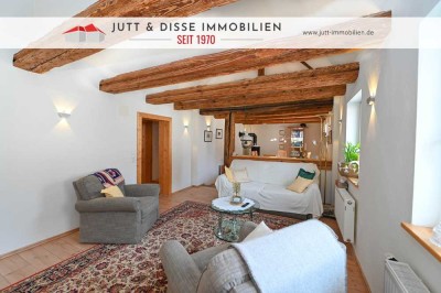 Liebevoll saniertes Fachwerkhaus mit 3 Pferdeboxen in Iffezheim
